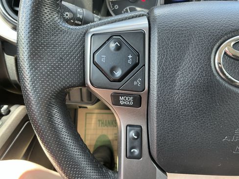 Used 2021 Toyota Tacoma SR5 AWD/4WD image 16