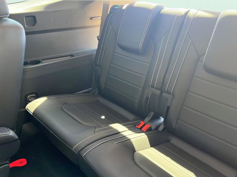 Used 2023 Volkswagen Atlas SEL Premium image 21