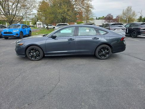 Certified 2025 Honda Accord SE image 5