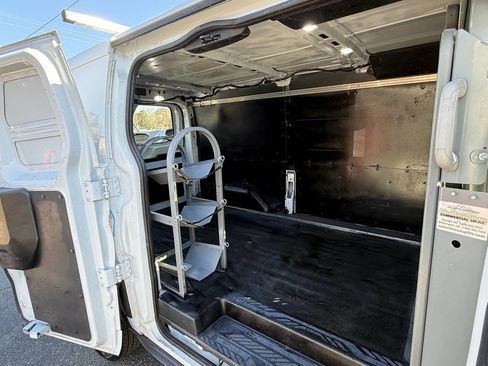 Used 2019 Ford Transit 150 130 Low Roof RWD image 14