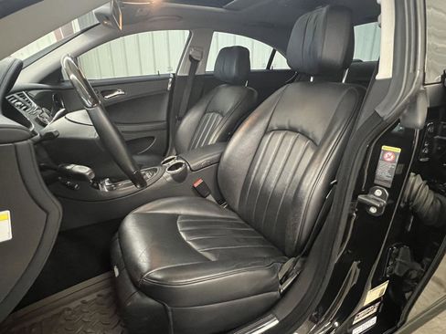 Used 2011 Mercedes-Benz CLS 550 image 3