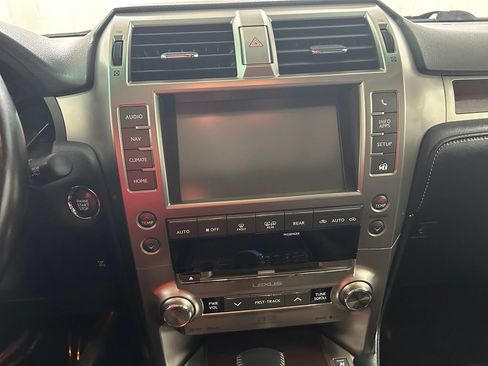 Used 2017 Lexus GX 460 Luxury w/ Preferred Accessory Package AWD/4WD image 20