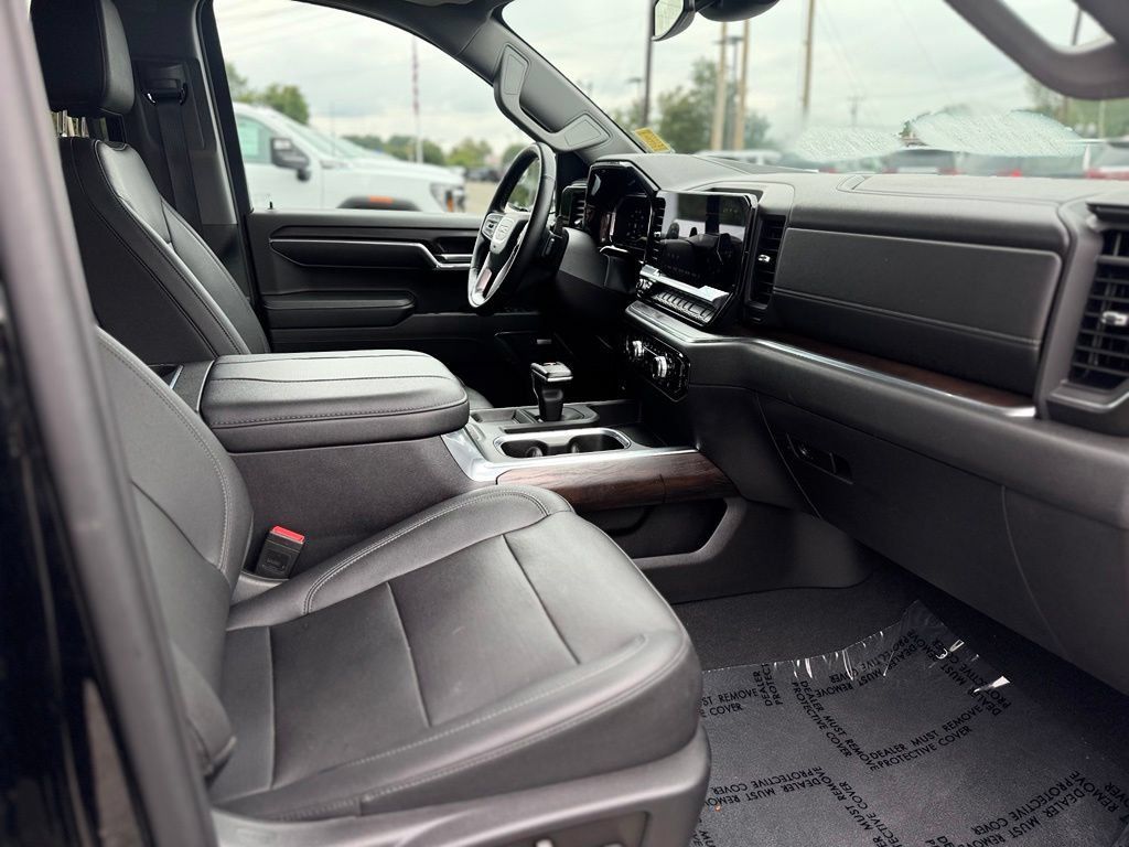 Used 2023 GMC Sierra 1500 SLT w/ SLT Premium Package AWD/4WD image 10