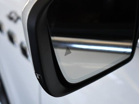 Used 2022 Maserati Levante GT AWD/4WD image 11