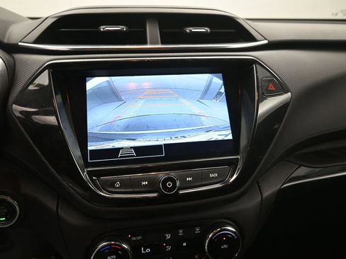 Used 2023 Chevrolet TrailBlazer LT w/ Convenience Package image 3