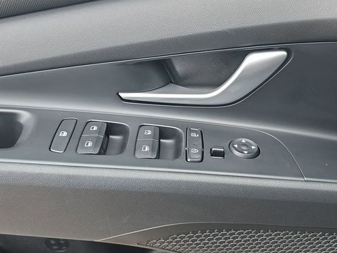 Certified 2023 Hyundai Elantra SEL w/ Convenience Package image 37