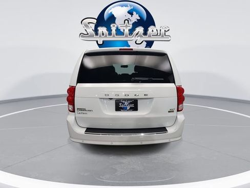 Used 2019 Dodge Grand Caravan SXT w/ Driver Convenience Group image 9