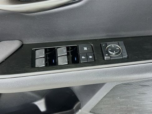 Used 2019 Lexus UX 250h F Sport w/ F Sport Premium Package AWD/4WD image 17