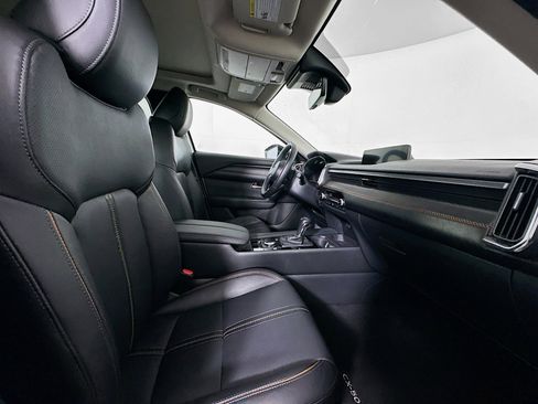 Used 2025 MAZDA CX-50 AWD 2.5 S w/ Premium Plus Pkg image 32