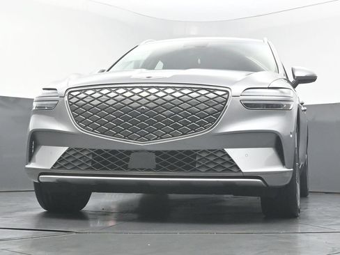 Used 2025 Genesis Electrified GV70 AWD/4WD image 43