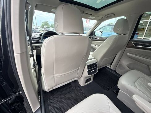 Used 2025 Volkswagen Atlas SEL Premium R-Line AWD/4WD image 21