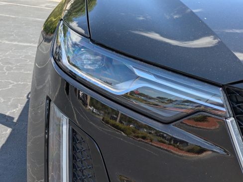 Certified 2024 Cadillac XT6 Sport w/ LPO, Floor Liner Package AWD/4WD image 9