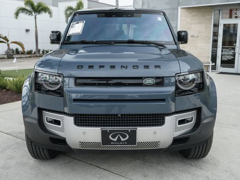 Used 2022 Land Rover Defender 110 SE image 4