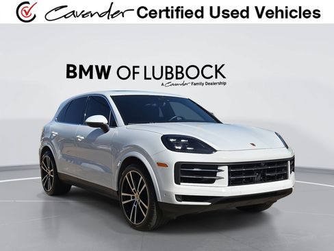 Used 2024 Porsche Cayenne AWD/4WD image 1