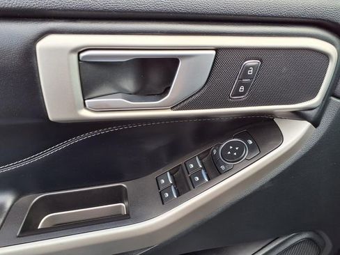 Certified 2023 Ford Explorer XLT image 17