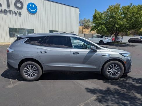 Used 2024 Buick Enclave Premium image 2