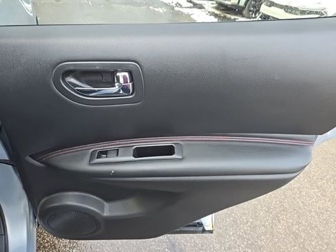 Used 2011 Nissan Rogue SV w/ SL Pkg image 27