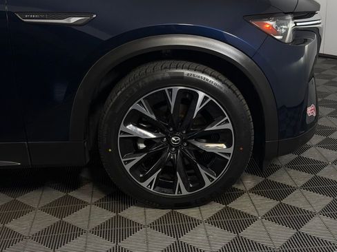 Used 2024 MAZDA CX-90 Plug-In Hybrid w/ Premium Pkg image 11