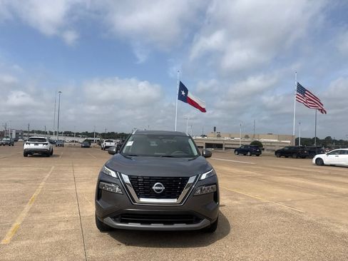 Certified 2023 Nissan Rogue SV w/ SV Premium B Package FWD image 5