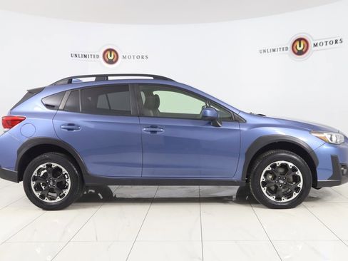 Used 2023 Subaru Crosstrek 2.0i Premium image 2