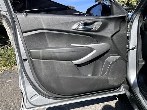 Used 2024 Chevrolet Trax RS w/ Driver Confidence Package image 21