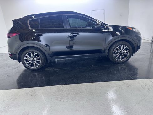 Used 2021 Kia Sportage S w/ S AWD Premium Package image 18