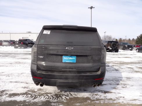 Used 2025 Chevrolet Suburban Z71 w/ Comfort Package image 6