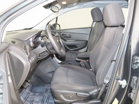 Used 2020 Chevrolet Trax LT image 10
