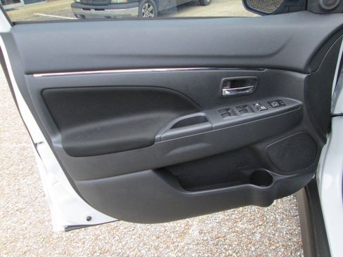 Used 2025 Mitsubishi Outlander Sport ES AWD/4WD image 39