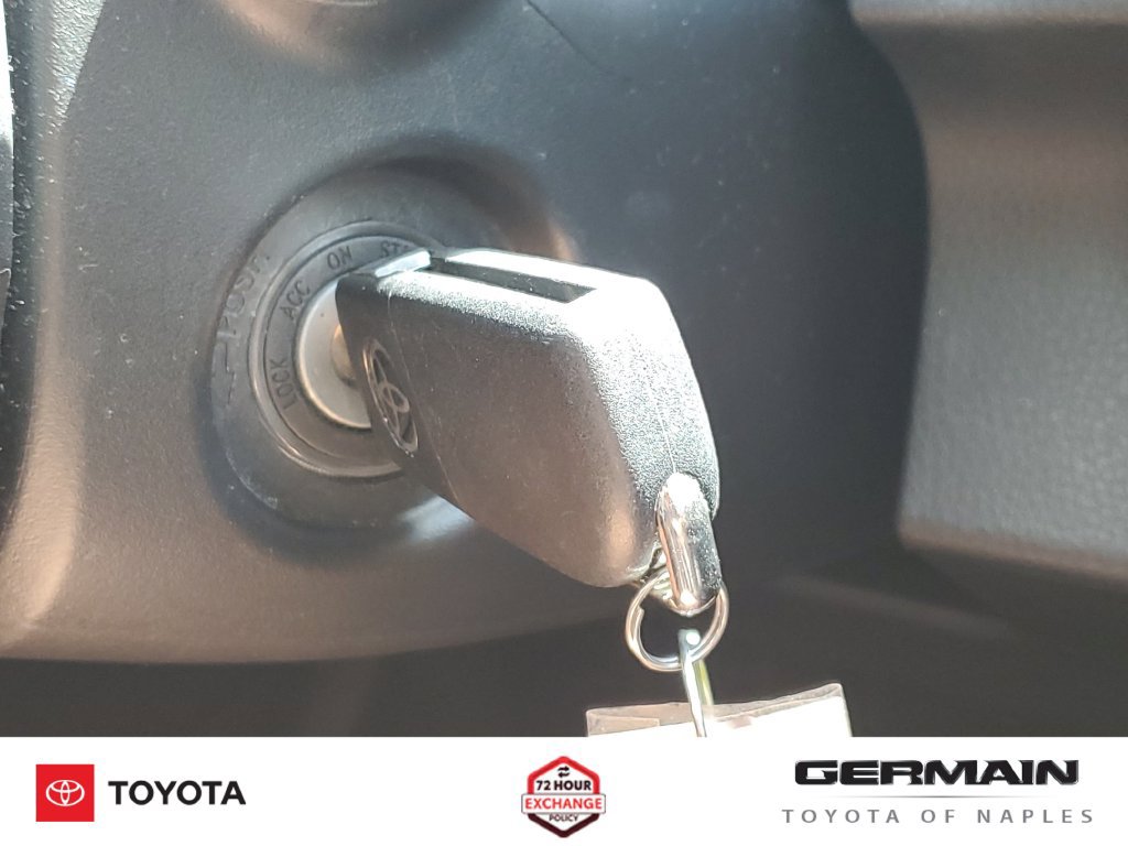 Used 2020 Toyota Camry LE FWD image 33