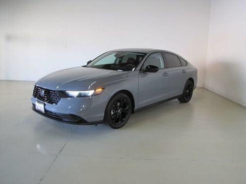 Certified 2025 Honda Accord SE image 1
