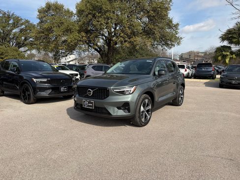 New 2026 Volvo XC40 B5 Plus w/ Protection Package Premier image 2