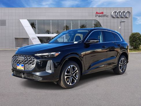 New 2026 Audi Q5 Premium AWD/4WD image 1