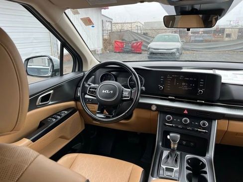 Certified 2023 Kia Carnival LX image 38