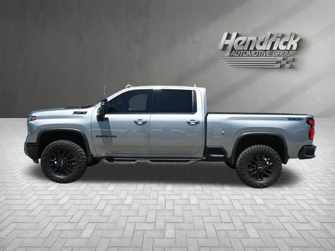 Used 2025 Chevrolet Silverado 2500 LTZ w/ LTZ Plus Package AWD/4WD image 7