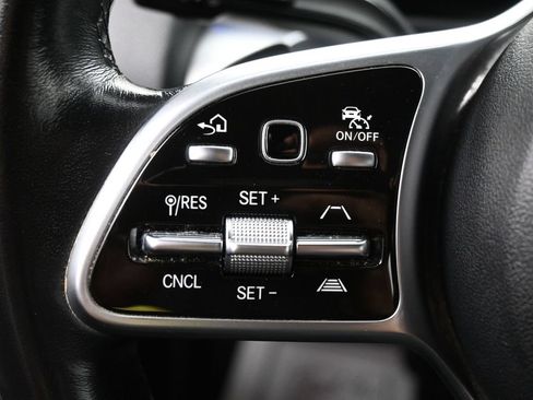 Used 2022 Mercedes-Benz EQB 350 4MATIC image 21