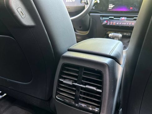 Used 2023 Kia Niro SX Touring FWD image 19