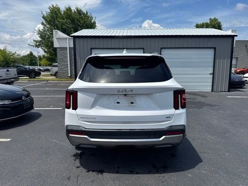 Certified 2024 Kia Sorento S AWD/4WD image 4