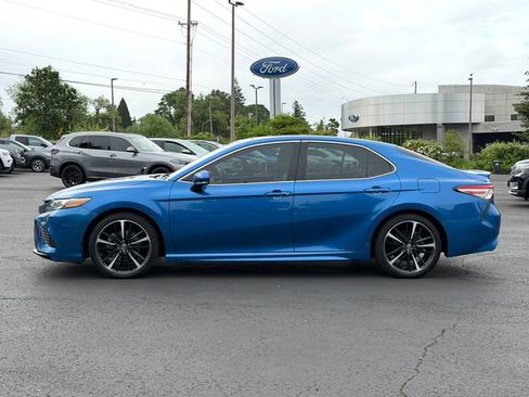 Used 2018 Toyota Camry XSE FWD image 6