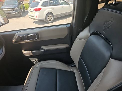 Used 2023 Ford Bronco Wildtrak image 24