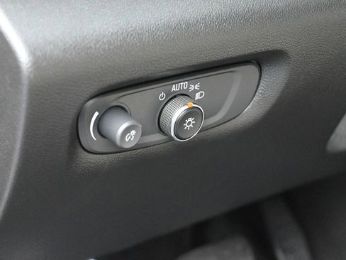 Used 2023 Chevrolet Traverse LS image 14