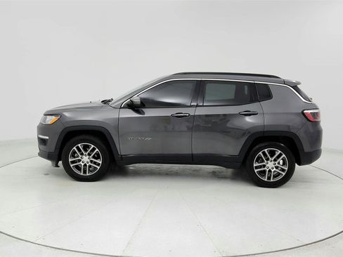Used 2020 Jeep Compass Latitude image 2