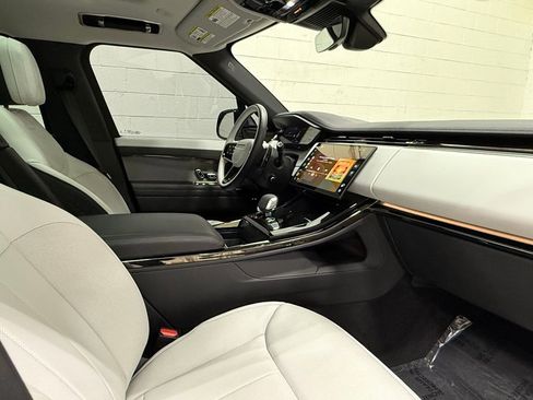 Used 2025 Land Rover Range Rover Sport Dynamic SE image 41
