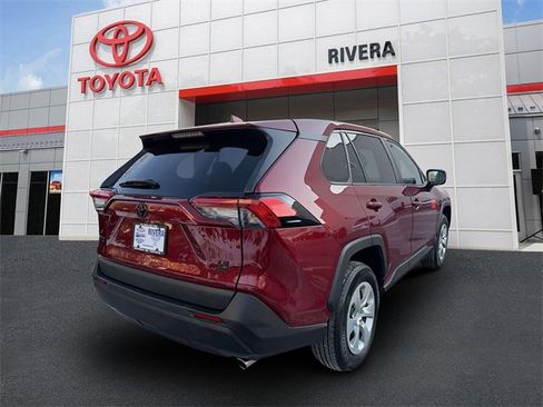 Used 2022 Toyota RAV4 LE image 6