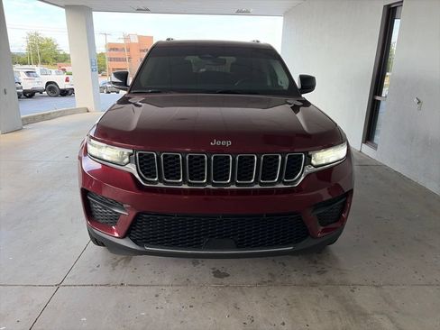 Certified 2022 Jeep Grand Cherokee Laredo w/ Luxury Tech Group I RWD image 6