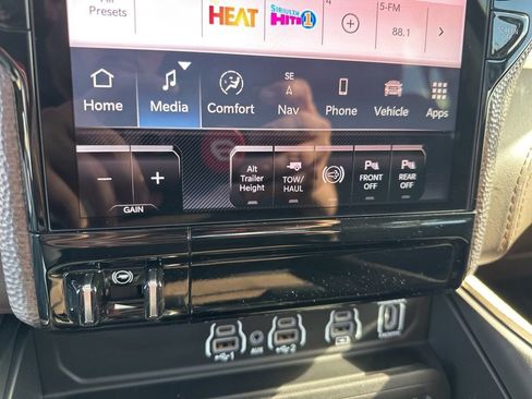 Used 2025 RAM 3500 Longhorn image 31