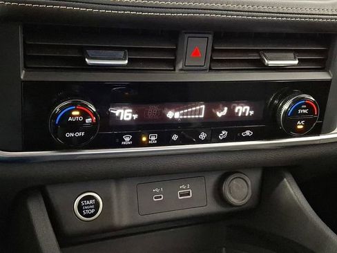 Used 2023 Nissan Rogue SV AWD/4WD image 14