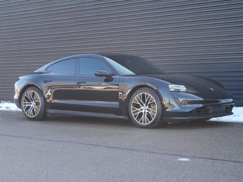 Used 2021 Porsche Taycan image 27