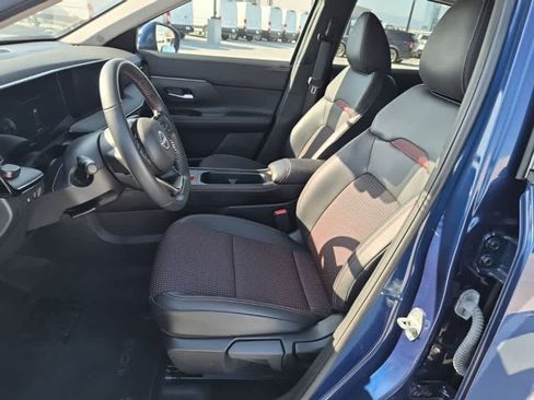 Used 2025 Nissan Kicks SR FWD image 9