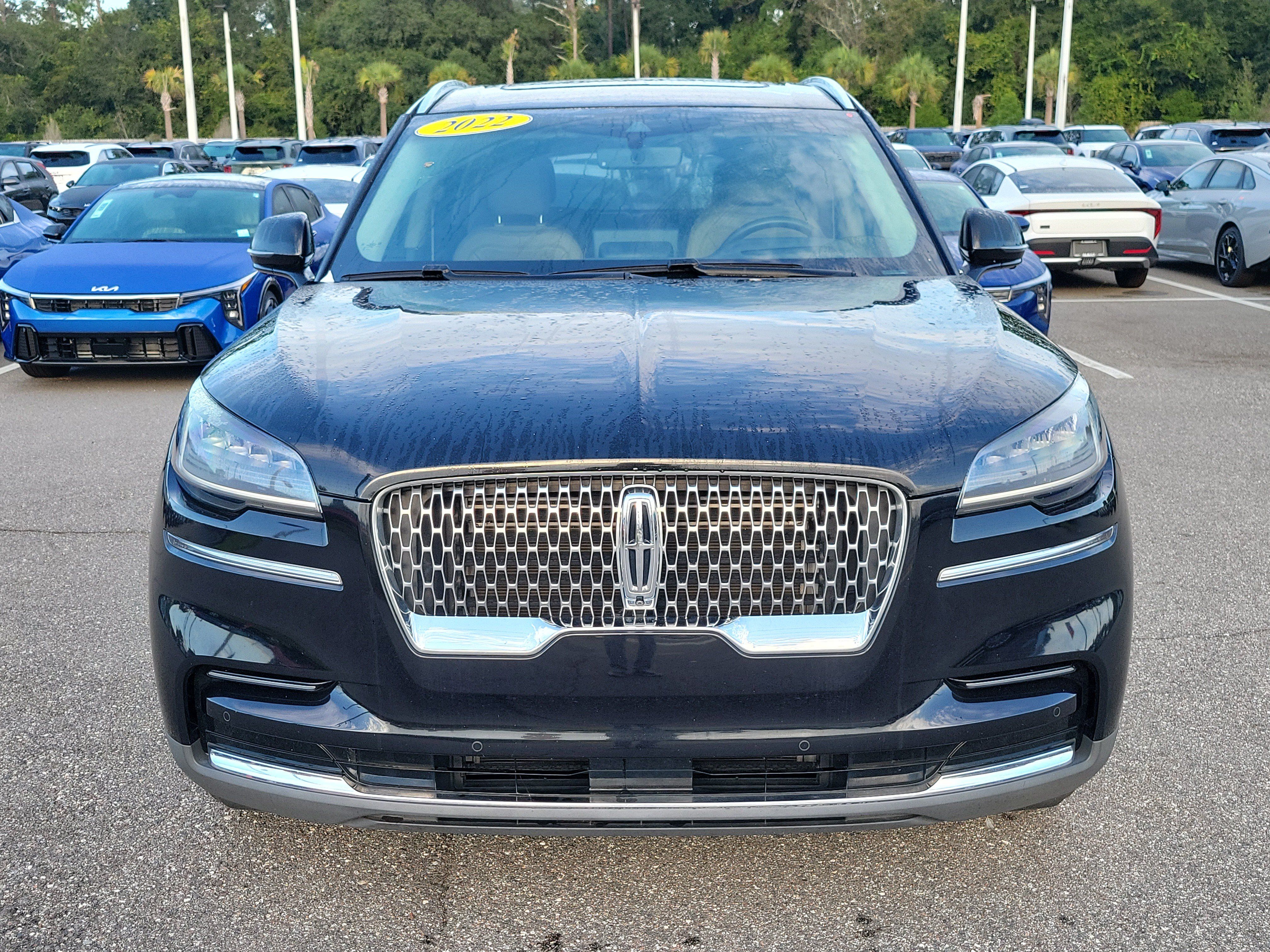 Used 2022 Lincoln Aviator Reserve RWD image 2